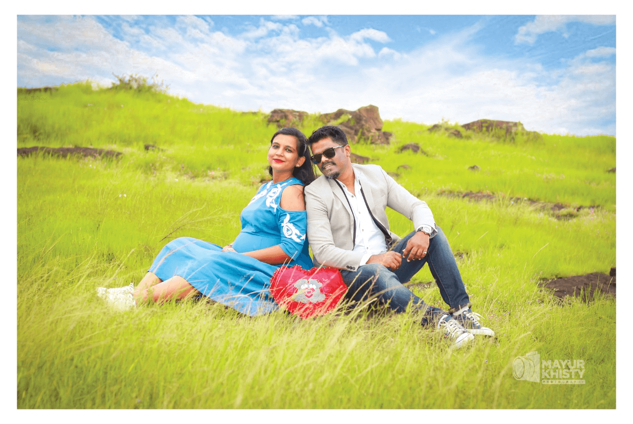 Maternity and Newborn Photography packages near me | Maternity shoot Photographers near me 