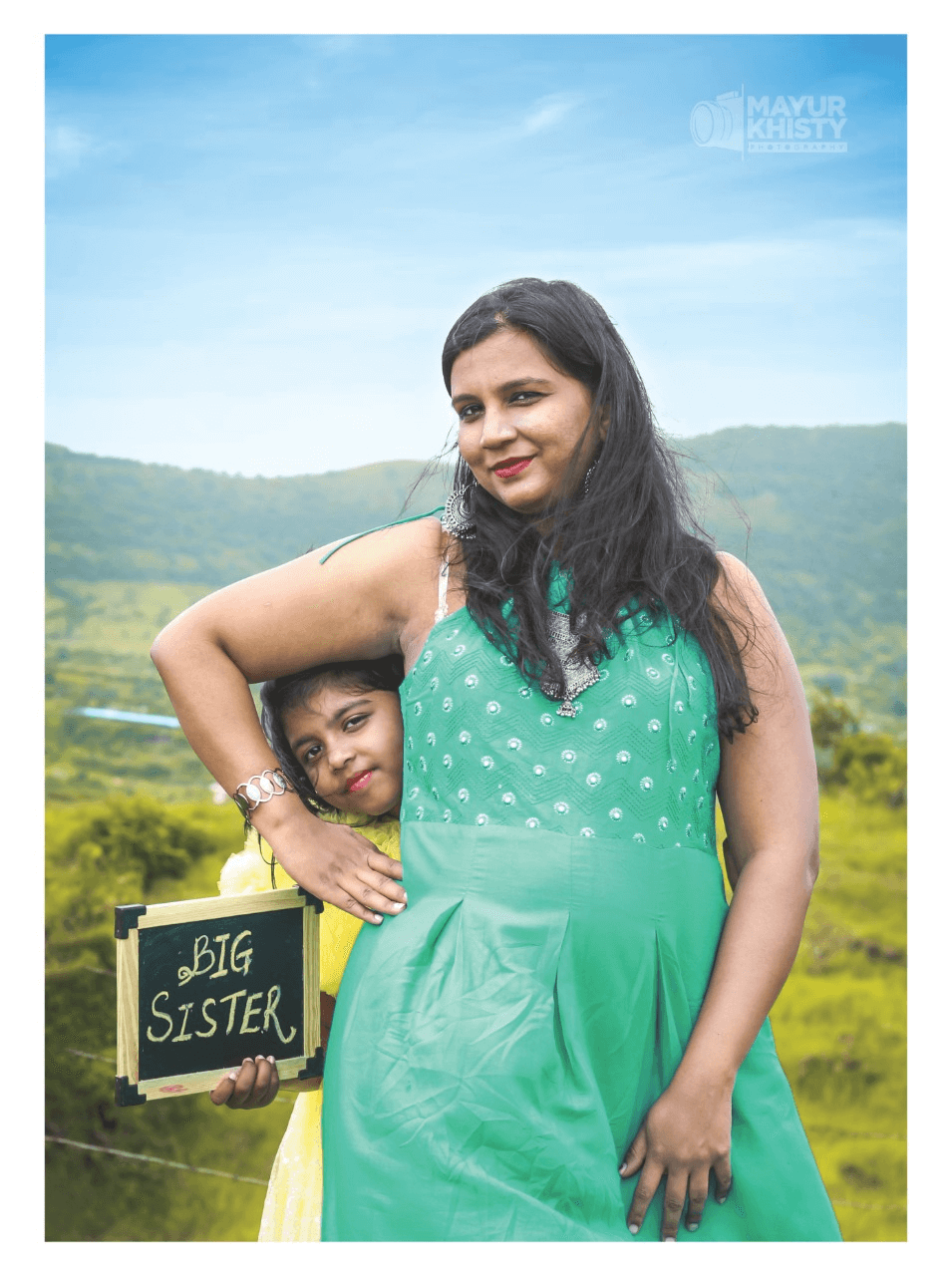 Maternity Black and white Photography | Pregnancy and Newborn Photography | couple photoshoot 