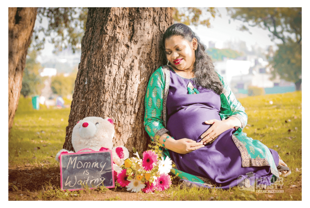 Pregnant women Photography | Black white Maternity Photography | winter Pregnancy photo 